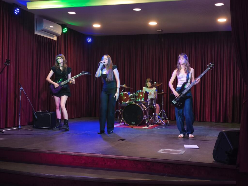 Nastup mladog ženskog rock benda “oŠit” iz Koprivnice